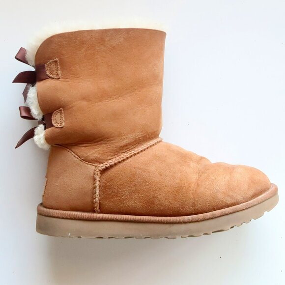 UGG Classic Bailey Bow Chestnut Tan Boots Sheepskin Leather Suede Winter Snow 8 - Picture 8 of 15